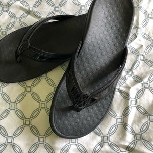 Black flip flops size 9 - Like New